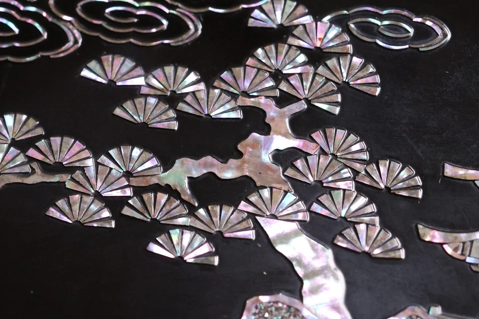 Japanese Lacquer Wooden Charger Plate 17.8inch Pavilion Landscape Marked Seiyo - Image 3 of 4