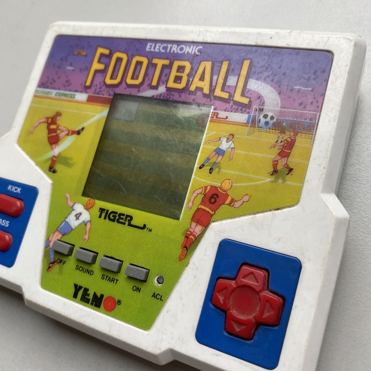JEU ÉLECTRONIQUE YENO : Football parlant Italiens vs Allemands EUR 23,00 - FR
