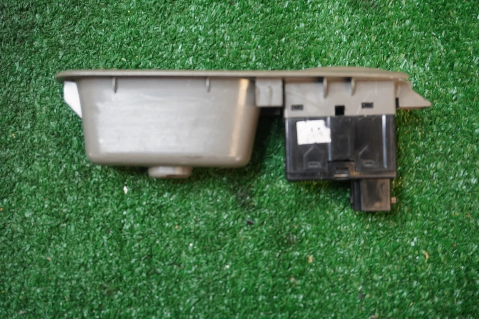 Interruptor de ventana de pasajero derecho Suzuki Verona 2004 2005 2006 OEM 8377486Z00 Foto 4 de 4