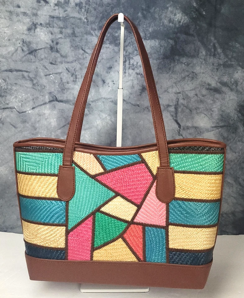 Соломенная сумка с короткими ручками многоцветный геометрический узор черная подкладка - Изображение 2 из 4
