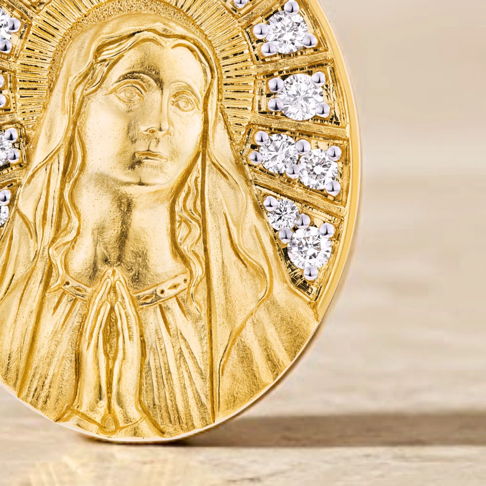 Medallón colgante amuleto María moissanita chapado en oro 925 Foto 2 de 4