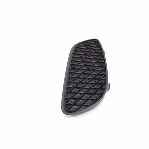 Mercedes-Benz W176 Grille Right Genuine A1768853622 - Picture 3 of 6