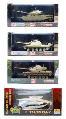 HOBBYMASTER/EASY MODEL 1:72 SCALE LOT OF 4 ASSORTED TANKS