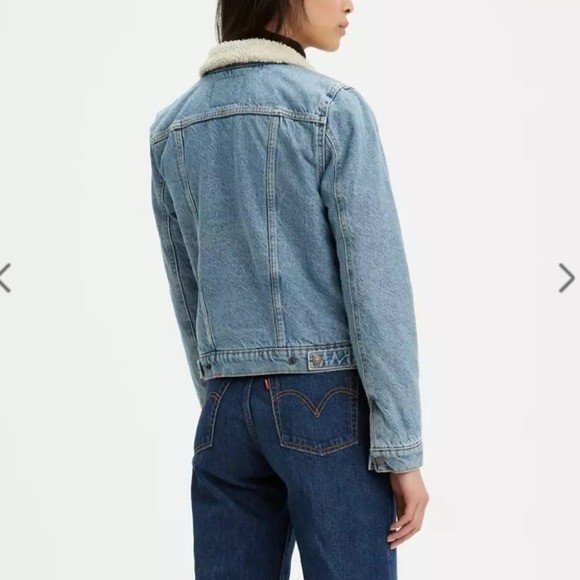Levi’s Type III Sherpa Trucker Jacket Divided Blue Medium Wash, Size S image 3