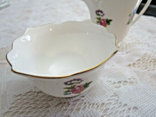 Shelton China Sugar & Pitcher White Flora Very Good - Picture 9 of 10