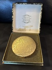 Vintage tono dorado 2 5/8” pulgadas de ancho Revlon Paisley Design Rondel compacto, latón
