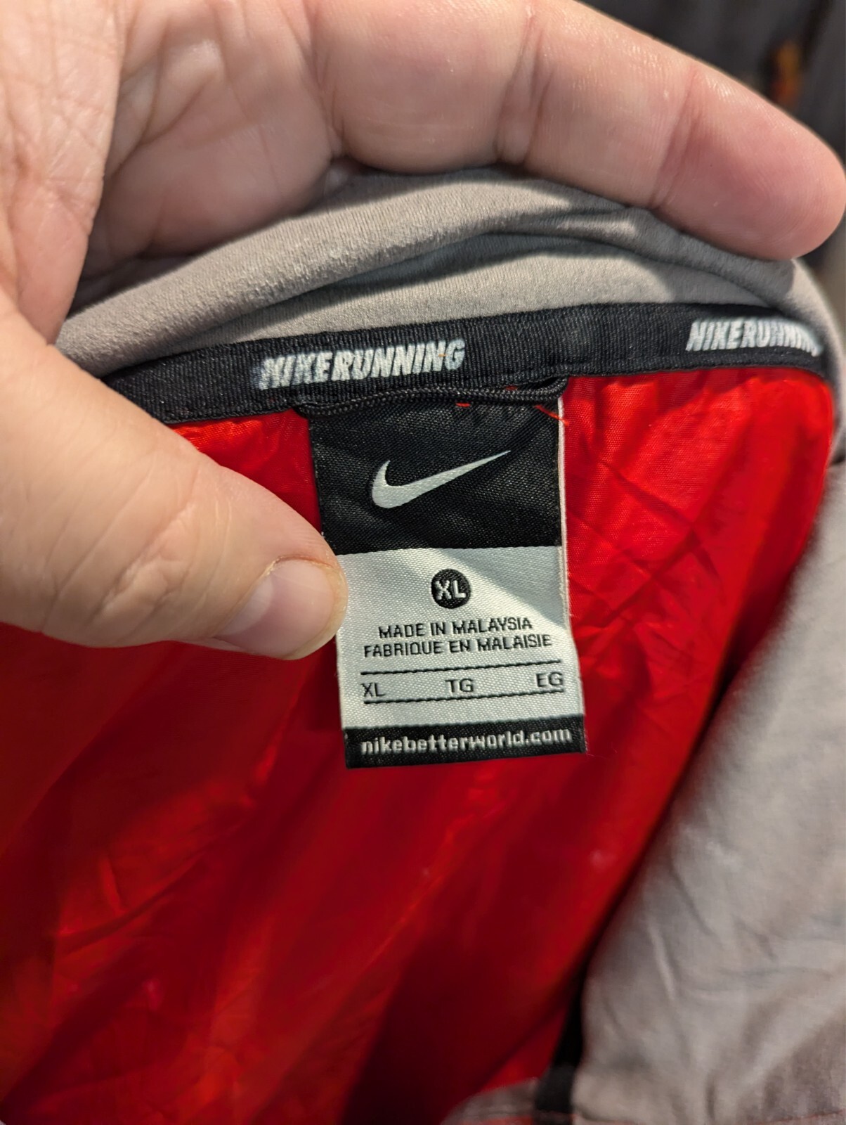 SACAI X NIKE Giacca da corsa Nike rossa grigia cappuccio rimovibile foderata Dri Fit ottime condizioni