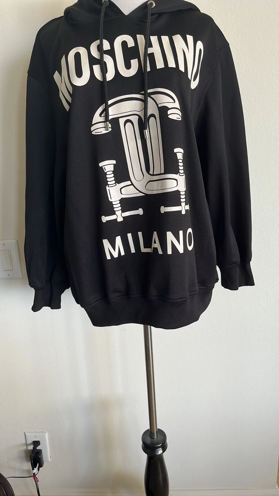 FELPA CON CAPPUCCIO MOSCHINO COUTURE NERA IMBRACATURA A SPALLA FREDDA TAGLIA: IT50 US12