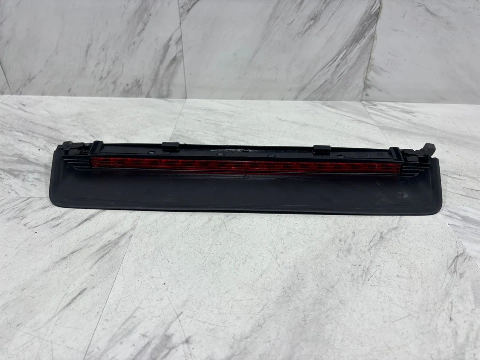 Mercedes W222 S600 S550 S63 Maybach 2014-2020 luz trasera tercer freno Foto 2 de 4