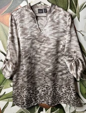 Chicos Travelers Collections Size 2 Large Popover Tunic Blouse Tab Sleeves Top