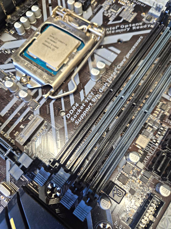 GIGABYTE Z370P D3 ATX LGA1151 Motherboard + Intel Core i5-8600K DDR4
