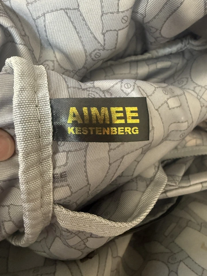 Mochila Aimee Kestenberg Terciopelo Negro Cremalleras Doradas Foto 2 de 3