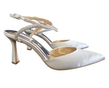 Badgley Mischka Womens Size 9 Silver Satin Rhinestone Pointed Toe Heels.