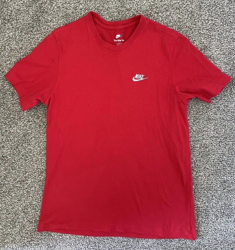Nike Men’s Red Embroidered Short Sleeve T Shirt Size Medium