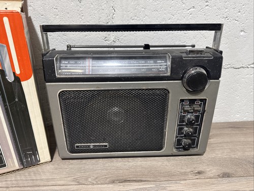 Vintage Super Radio General Electric 7-2880B Long Range AM/FM Radio ...