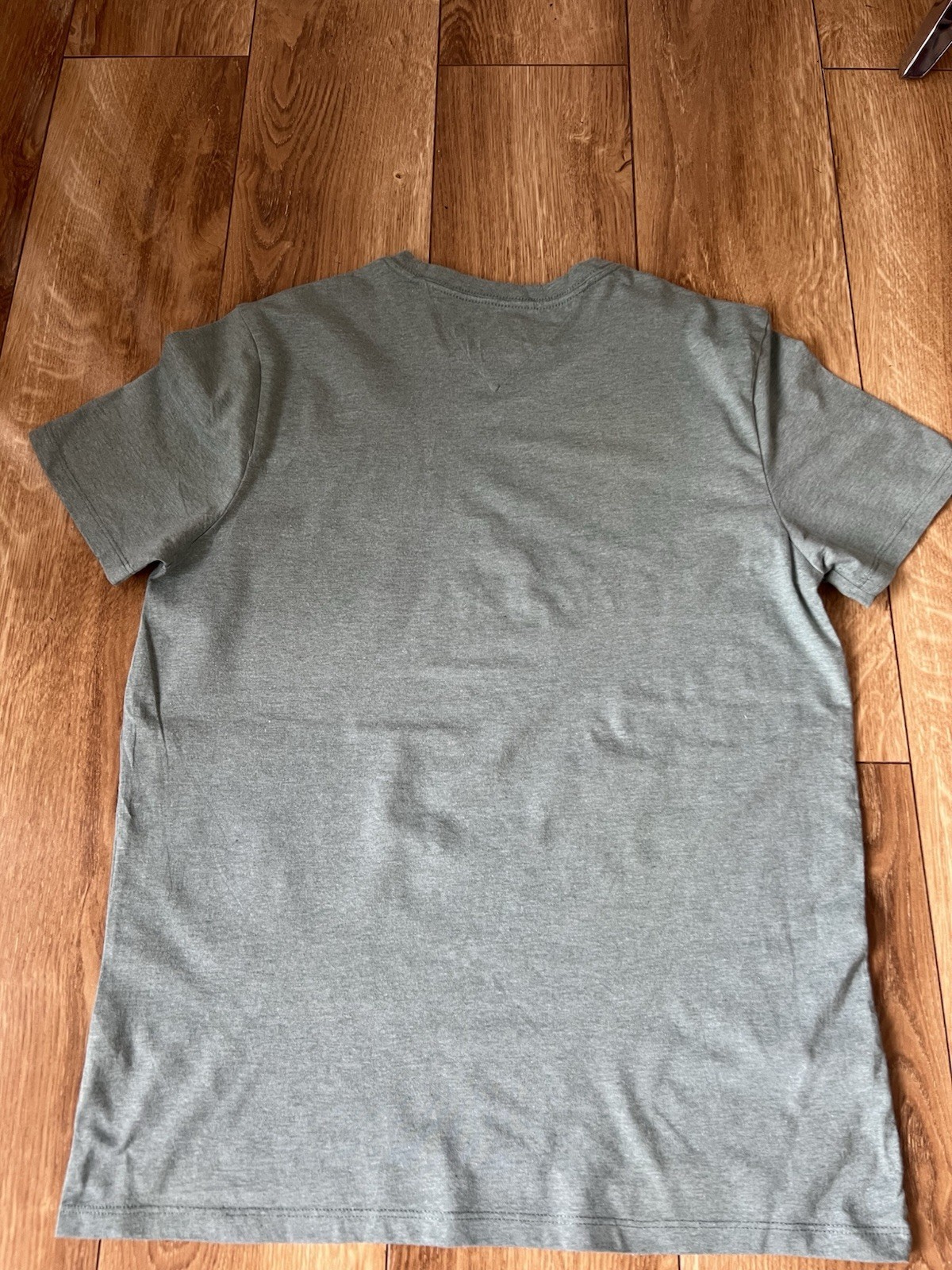 Tommy Hilfiger Small Logo Essential T-Shirt Sage Green Size Small image 3