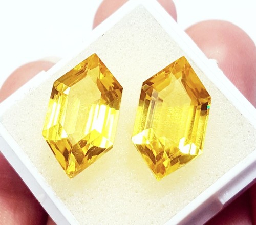 Paire D'Émeraudes Naturelles Certifiées 8-10 Carats – Coupe Octogone, Vert, Propre à L'Œil