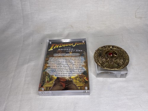 Cabezal Indiana Jones, Staff of RA, oro, metal, joyas rojas, placa, soporte - Imagen 6 de 8