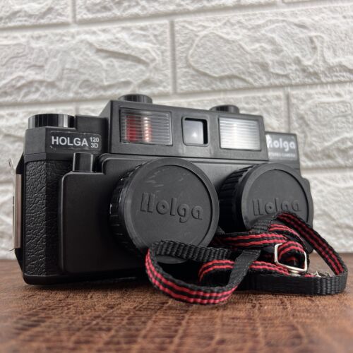 Holga 120 3D Medium Format Film Stereo Camera RARE 2 lenses 2 flashes READ - Photo 1 sur 19