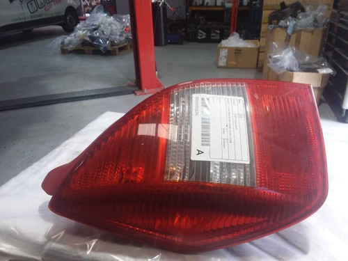 CITROEN C2 LEFT TAILLIGHT HATCH, CLEAR INDICATOR LENSE, 03/04-12/08 04 05 06 07