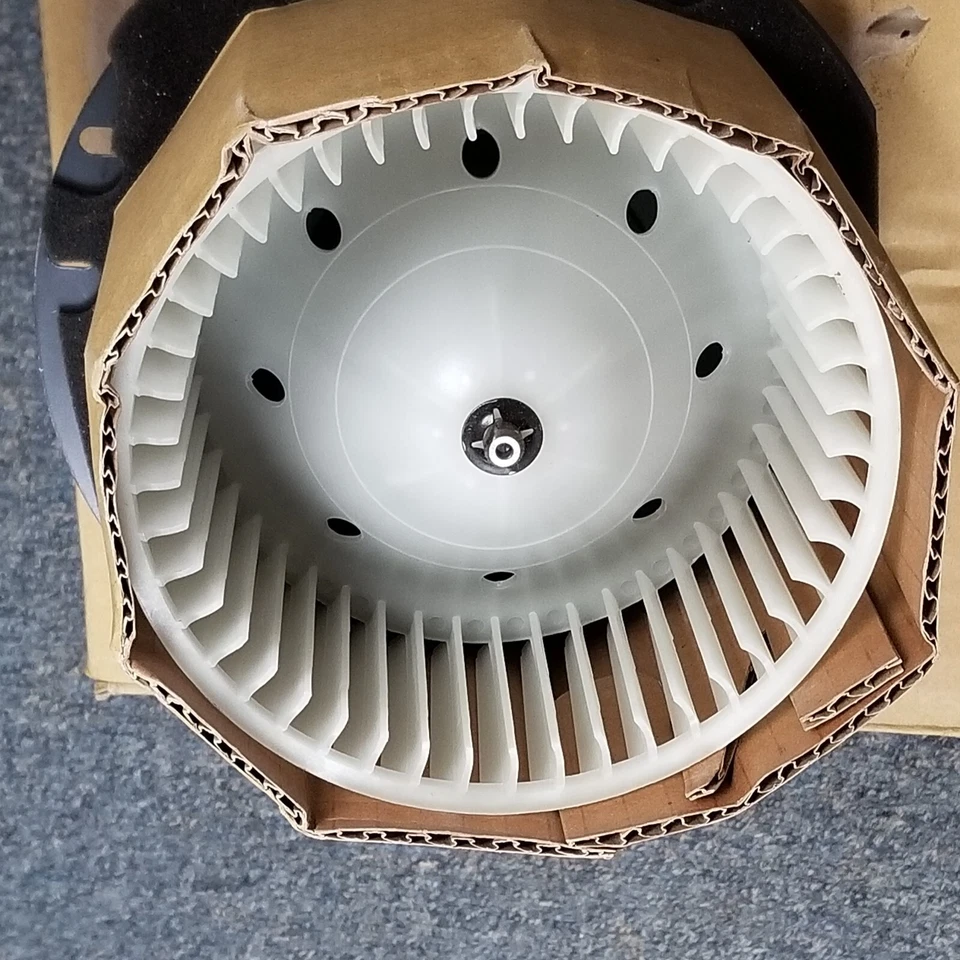 Conjunto de motor AC ventilador dianteiro TYC 700022/aquecedor para 1997-2004 Ford Econoline - Imagem 3 de 4