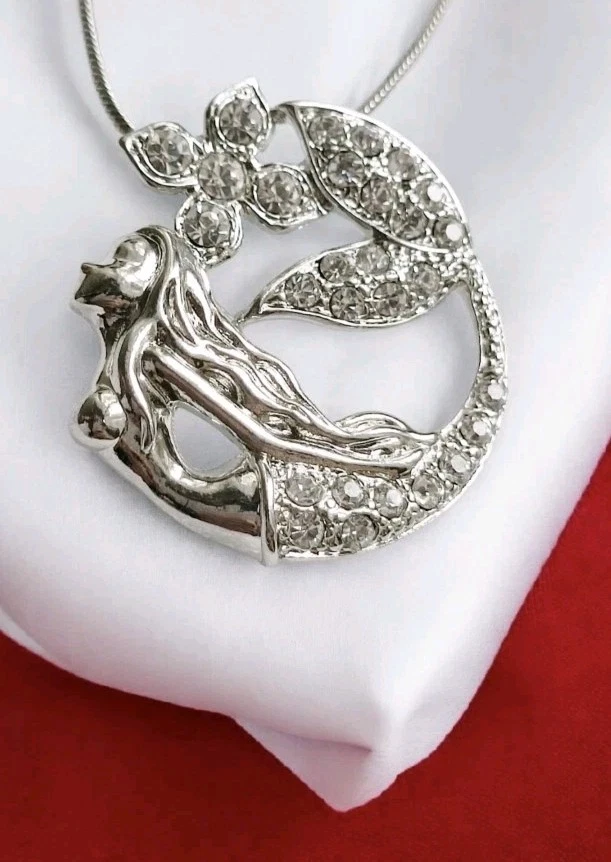 Filigrane Kette Anhänger Meerjungfrau Silberfarben/klar Strass Modeschmuck  - Bild 2 von 4