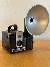 Vintage Kodak Brownie Hawkeye Flash Camera w/ Flash Unit