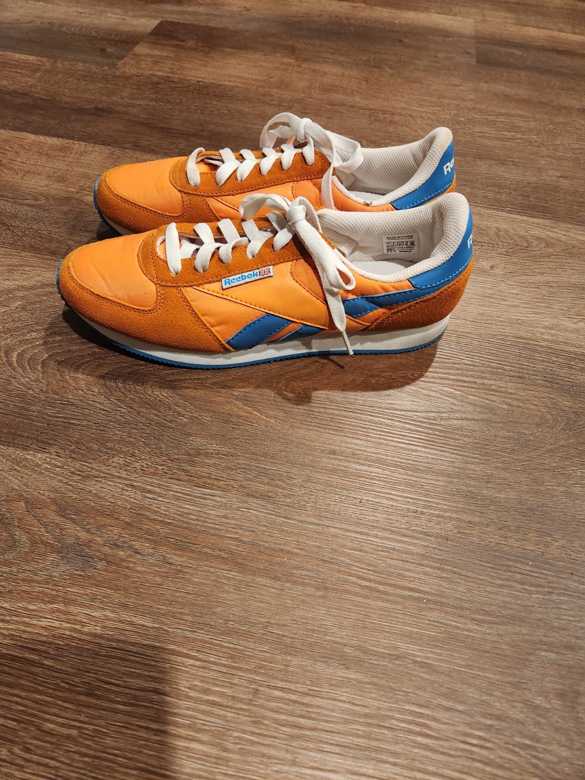 Classic Reebok  Sneaker. Womens size 11.