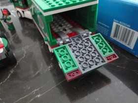 2013 LEGO CITY 60025 GRAND PRIX TRUCK USED IN BOX COMPLETE