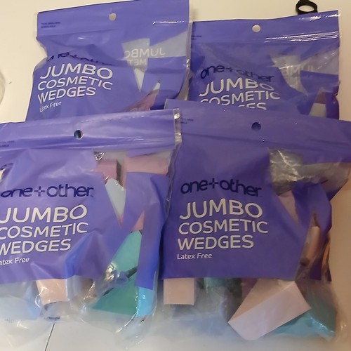 ONE + OTHER CVS JUMBO COSMETIC WEDGES LATEX FREE 60 WEDGES & BLENDER SPONGE - Picture 2 of 8