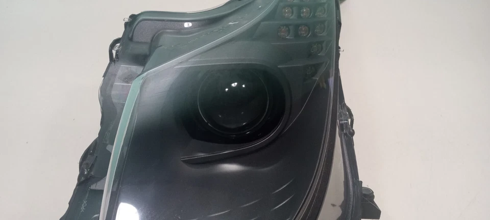 Faro Ferrari 458 Speciale_Italia_Valeo_Bi-xenón_265169_Faro_Lado LF Foto 3 de 4