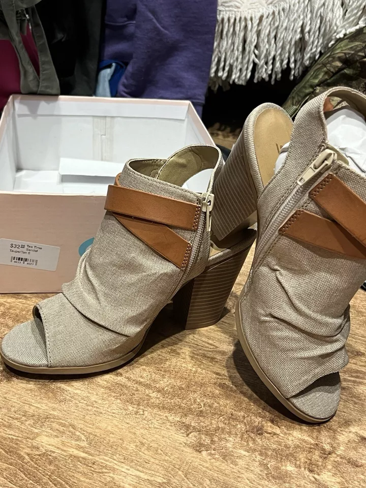 Soda Brand, Tan Peep toe Sandal With Heel, size 6  - Image 2 of 4
