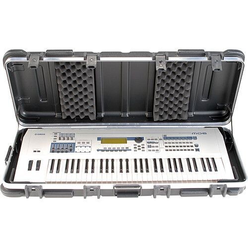SKB SKB-4214W ATA 61-Note Keyboard Carrying Case with Wheels