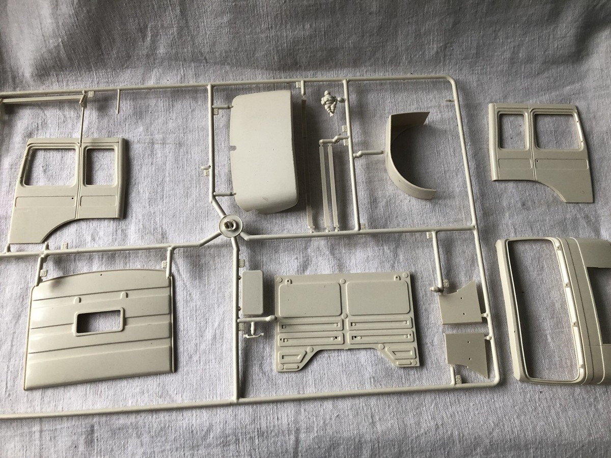 Maquette Italeri Camion MAN Formula 6 6x4 1:24 – Incomplète