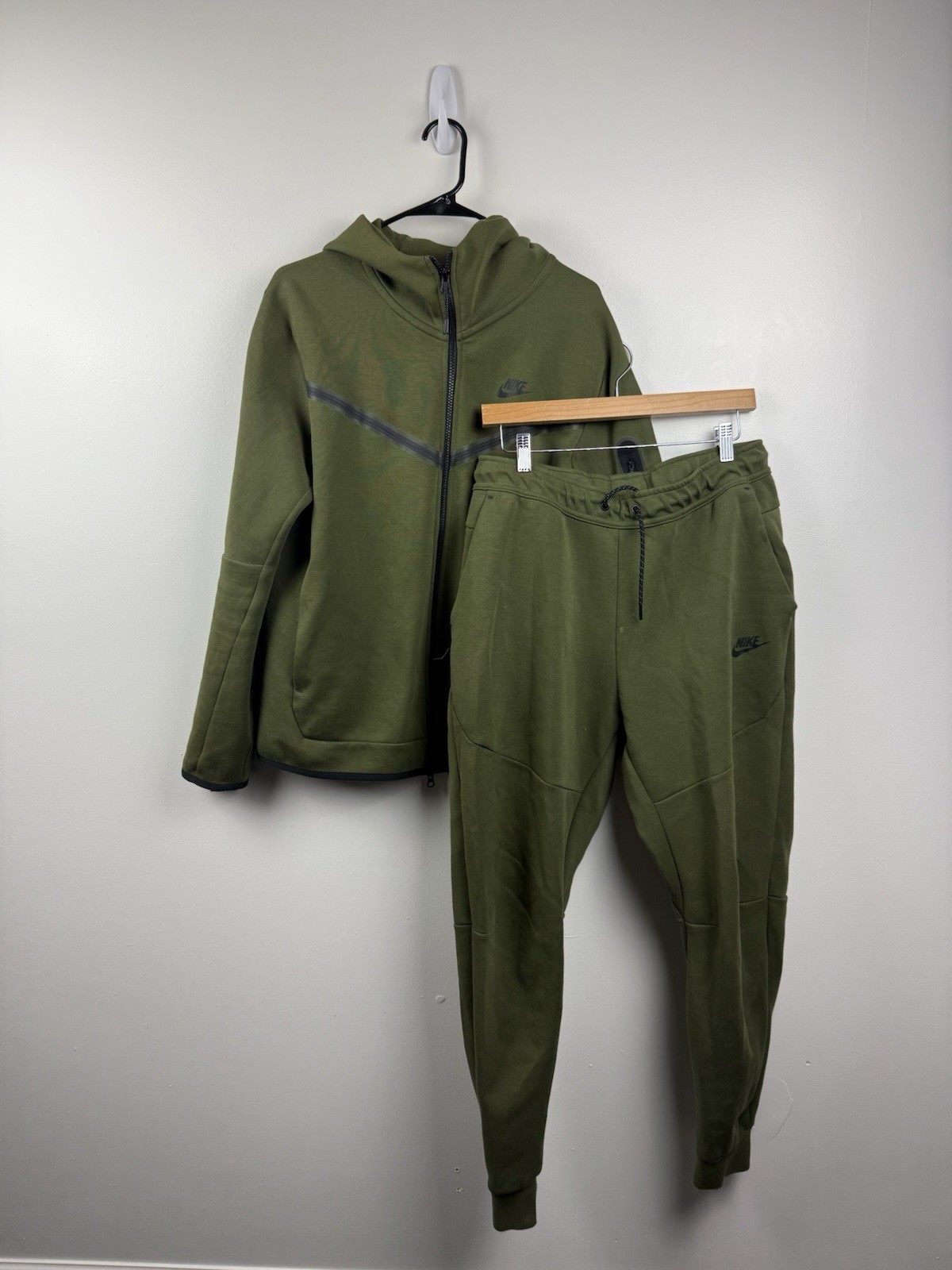 Nike Tech Full Zip Hoodie &Amp; Pants Set Olive Green Size Medium Top Large Pants