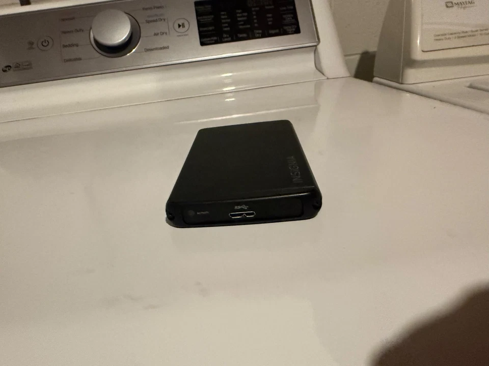 Insignia 2.5" SATA To USB 3.0 Hard Drive Enclosure NS-PCHD235 (Used Once) - Image 3 of 3