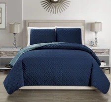 Embossed Geometric Reversible Bedspread/Quilt/Coverlet with Sham Set (Navy, K...