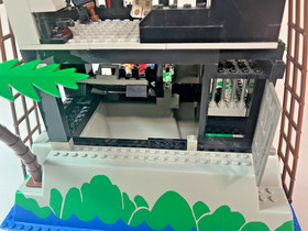 LEGO Pirates Rock Island Refuge (6273) 99% Complete with Manual Great Condition