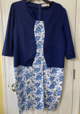 Mike is dress women's size XL navy and floral dress is all one piece nice shape