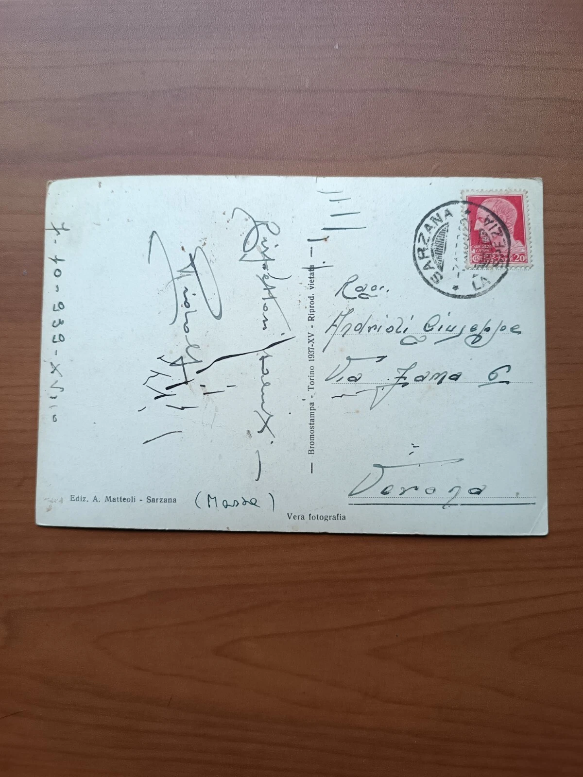 Foto 2 di 2