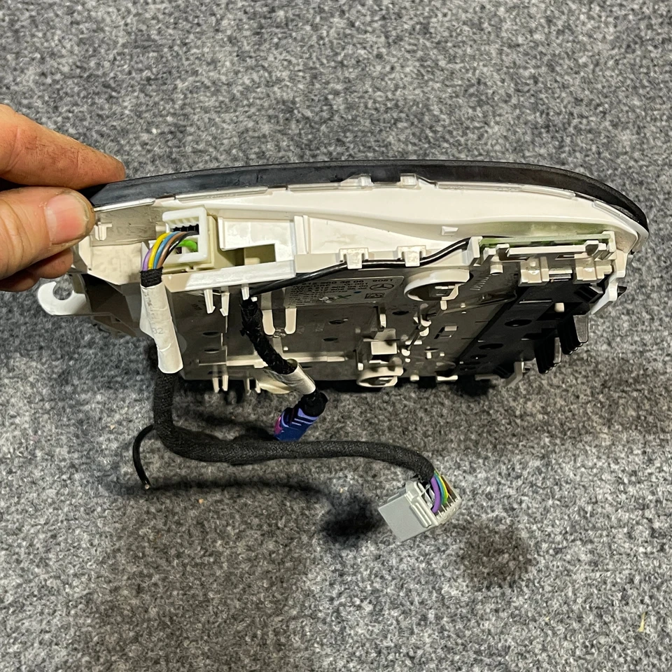 +C1534+ W212 W218 MERCEDES 10-18 E CLS CLASS OVERHEAD DOME LIGHT SUNROOF SWITCH - Image 3 of 4