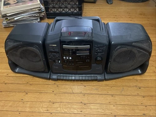 Fisher Studio Standard Boombox AM/FM Double Cassette CD Detachable Speakers