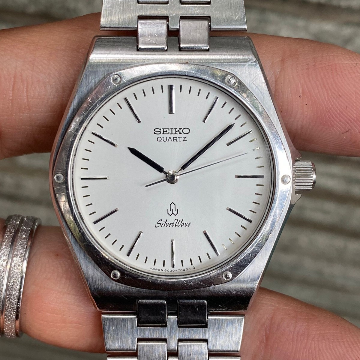 SEIKO セイコー シルバーウェーブ 6030-7040 クォーツ Rare Seiko Silverwave Quartz 6030-7040 Silver Dial Oak Style