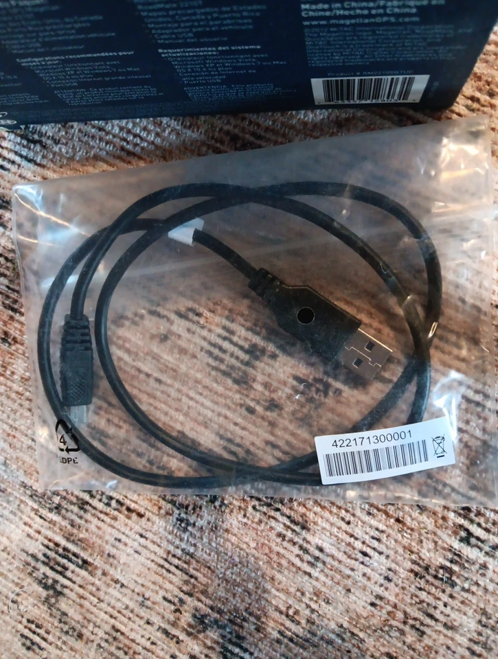 Magellan RoadMate 2210  Automotive Car GPS Navigation  - Image 2 of 4