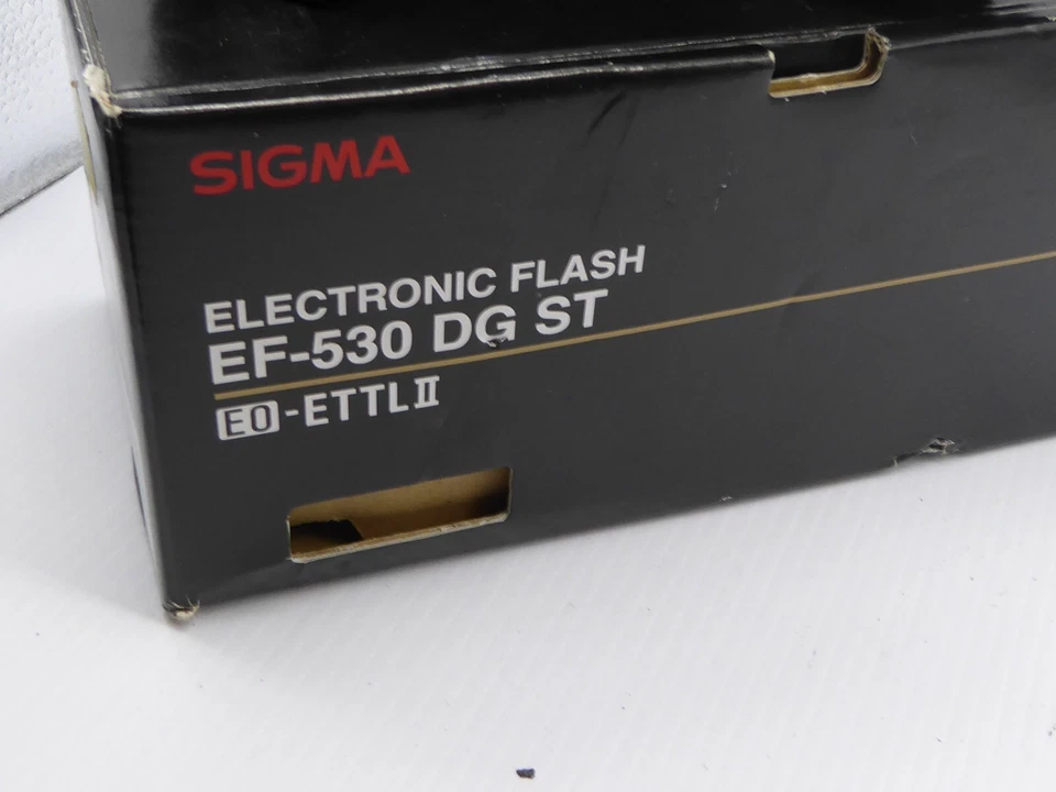 SIGMA EF-530 DG SUPER FLASH E-TTL II FOR CANON  tested and working well digital - Image 3 of 4