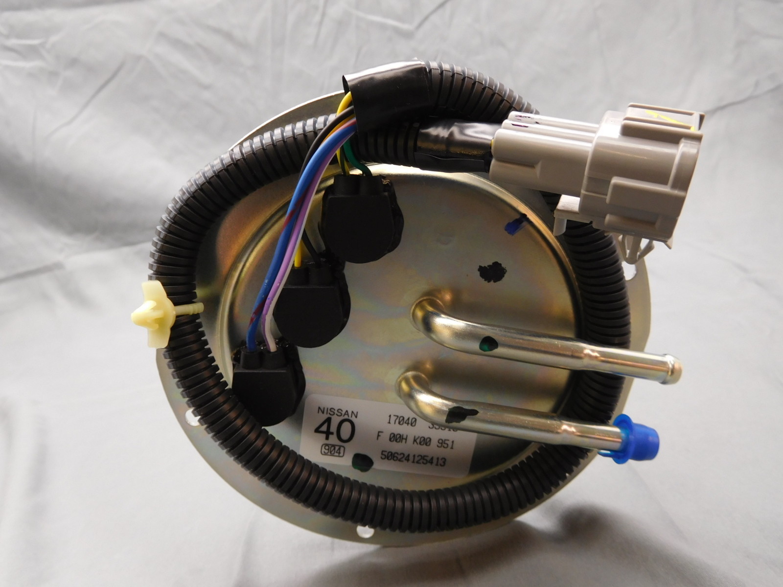 New Nissan Frontier 2.4L Gas Fuel Pump Sending Unit Assembly 17040