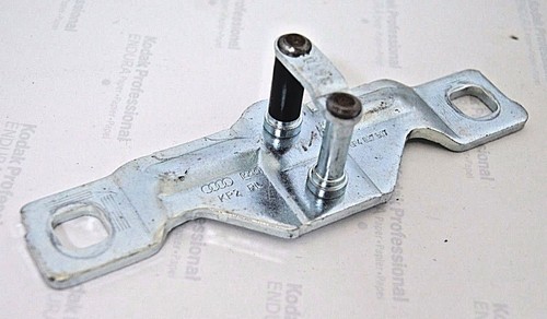 *Original Schließplatte Schließbügel für Heckklappe 8P4827507 VW Polo