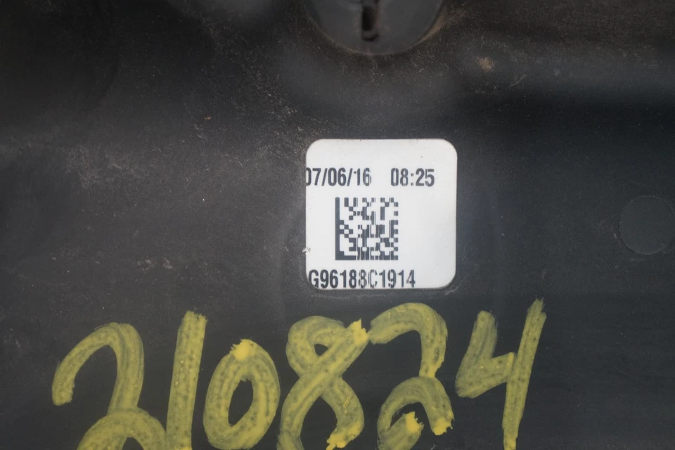 Engine Air Intake Manifold Cover 25887461 GMC Sierra 2500 Denali 3500 2012-16 - Image 4 of 4