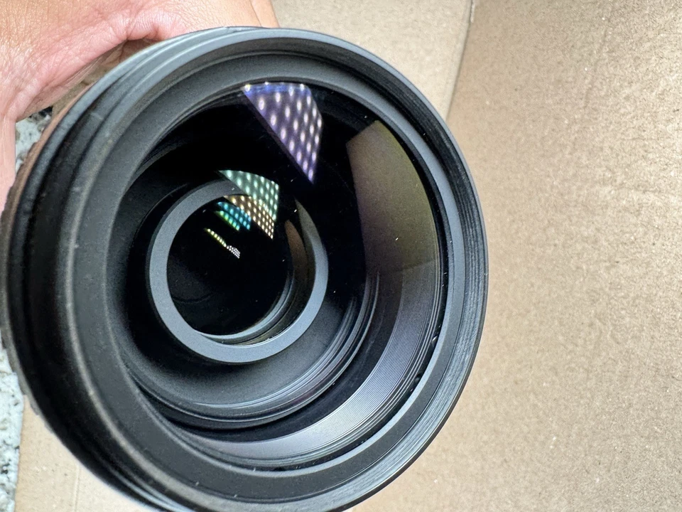 Nikon ED AF-S VR Nikkor 70-300mm f/4.5-5.6 G FX W/HOOD - Image 2 of 4