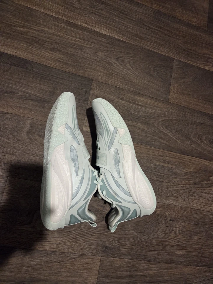 Anta Kai 1 Garden State Kyrie Talla 14 Foto 3 de 4